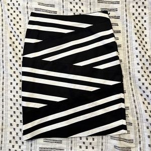 White House Black Market Pencil Skirt- Size 00